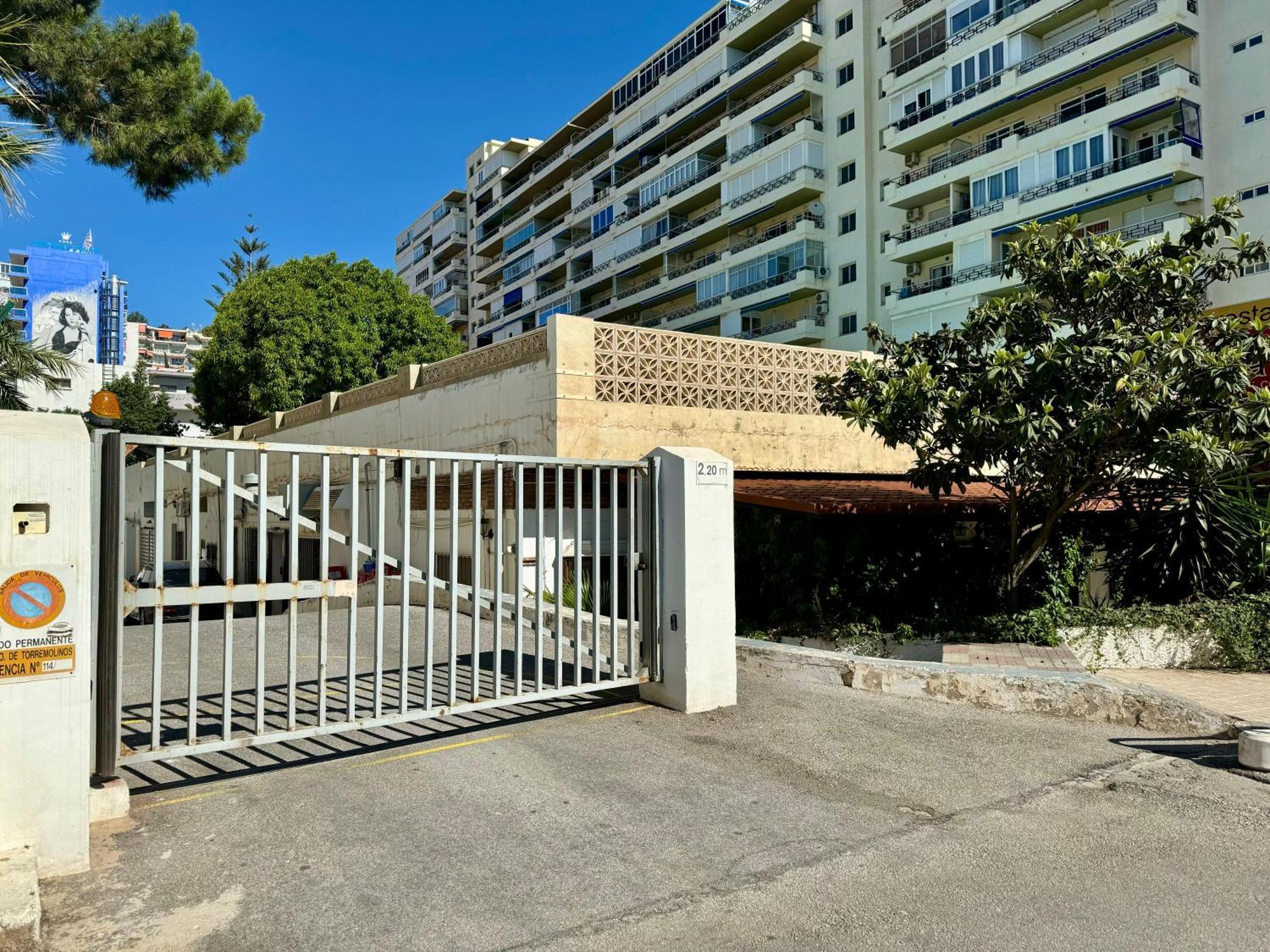Апартаменти En Carihuela Con Vistas Y Plaza De Garaje, Nucleo Cristal Торремолінос Номер фото